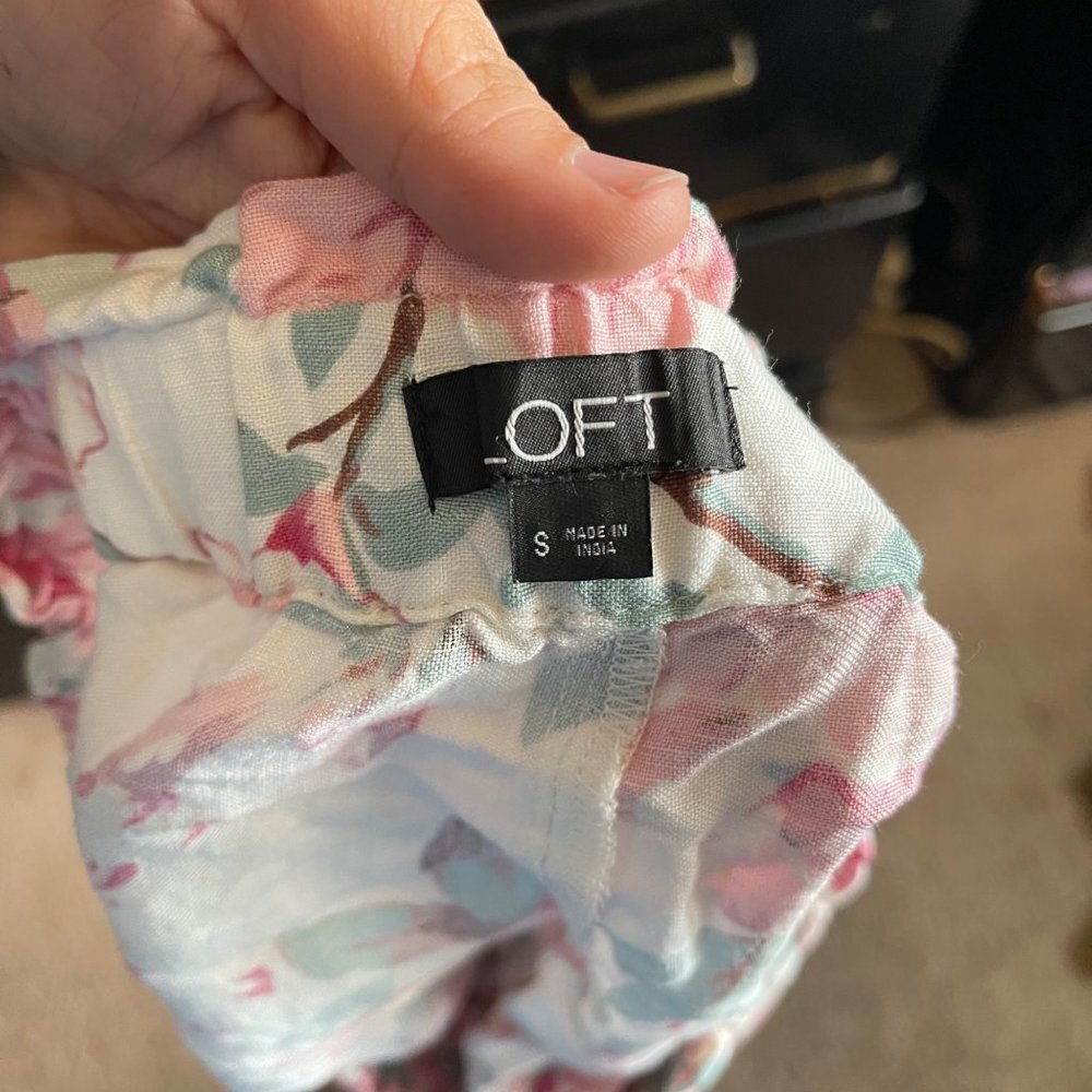 LOFT Floral Pink and Green Beach Styled‎ Shorts - Picture 4 of 4